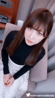 橙香静静背带白黑套装