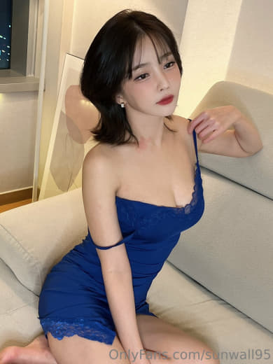 【2023_09_30】My_master_playing_with_my_boobs_I'm_getting_so_horny.m4v