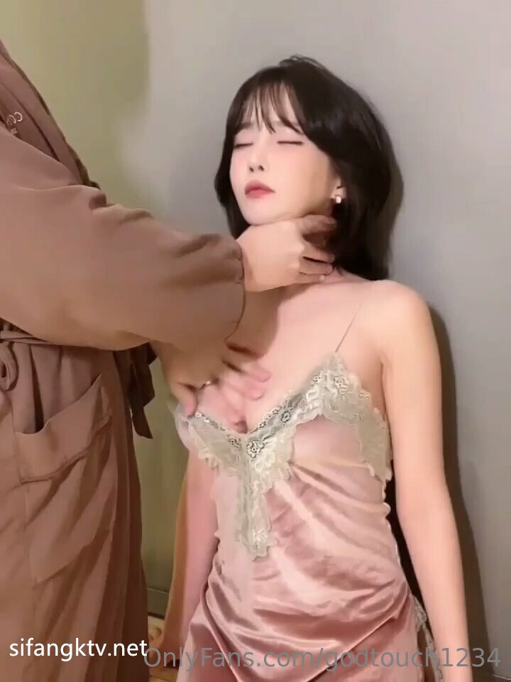 美人多人强操航空公司空姐实在是太美每人射一发【完整版87分钟已上传简 介